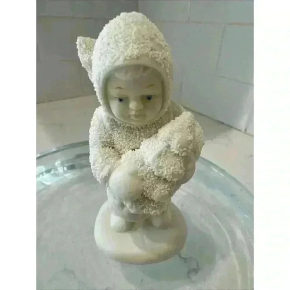 Department 56 Snowbabies Holding Small Tree With One On Back Christmas Winter - Picture 1 of 11